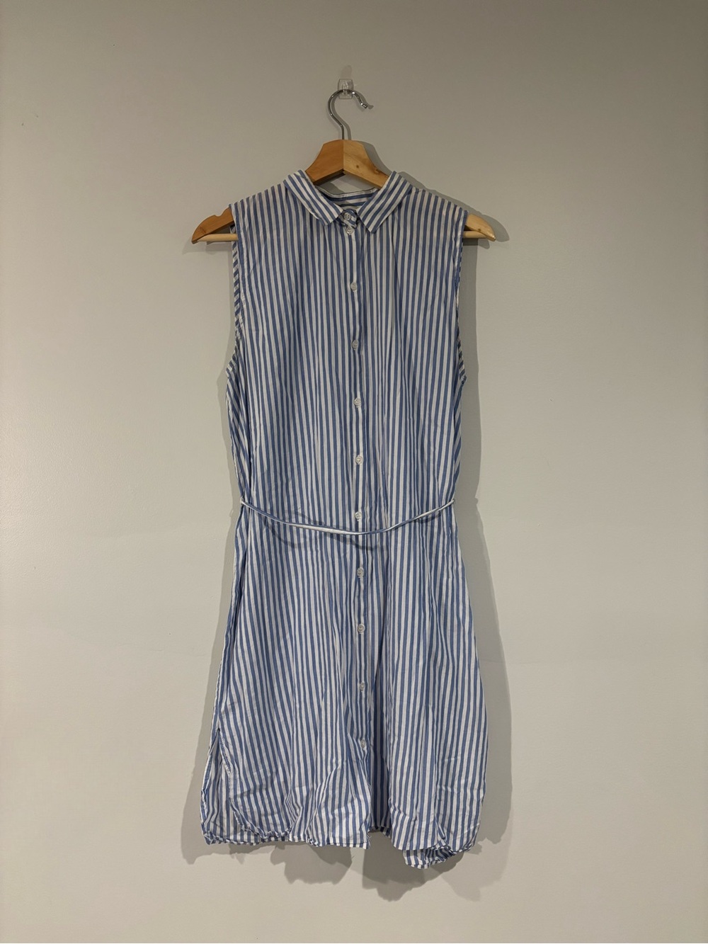H&M Seersucker Sleeveless Shirt Dress